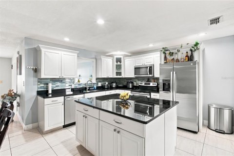 Casa en venta en Tampa, Florida, 3 dormitorios, 171.31 m2 № 2216151 - foto 8