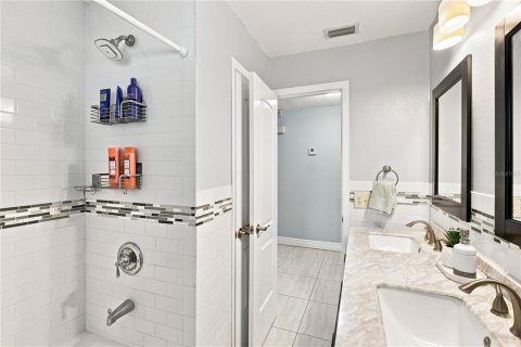 Casa en venta en Tampa, Florida, 3 dormitorios, 171.31 m2 № 2216151 - foto 17