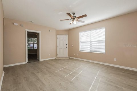 Villa ou maison à louer à Apollo Beach, Floride: 4 chambres, 119.1 m2 № 2409013 - photo 3