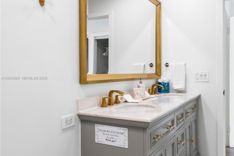 Снять в аренду таунхаус в Делрей-Бич, Флорида 3 спальни, 11719.99м2, № 2244755 - фото 25