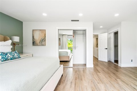 Снять в аренду таунхаус в Делрей-Бич, Флорида 3 спальни, 11719.99м2, № 2244755 - фото 20