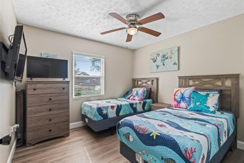 House in Lake Panasoffkee, Florida 3 bedrooms, 152.82 sq.m. № 1745272 - photo 21