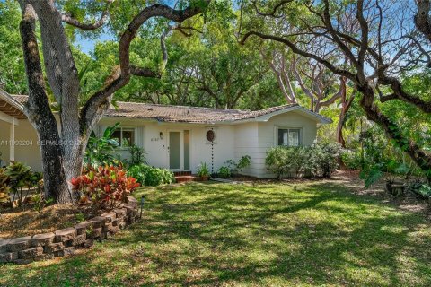 House in Palmetto Bay, Florida 3 bedrooms, 135.82 sq.m. № 2055441 - photo 3