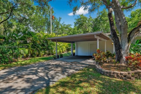 House in Palmetto Bay, Florida 3 bedrooms, 135.82 sq.m. № 2055441 - photo 4