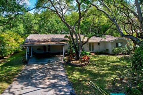 House in Palmetto Bay, Florida 3 bedrooms, 135.82 sq.m. № 2055441 - photo 2