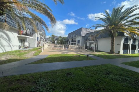 Снять в аренду кондоминиум в Хайалиа, Флорида 1 спальня, 54.81м2, № 1944503 - фото 24