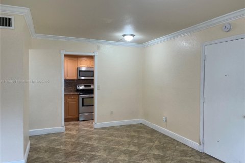 Condominio en alquiler en Hialeah, Florida, 1 dormitorio, 54.81 m2 № 1944503 - foto 7