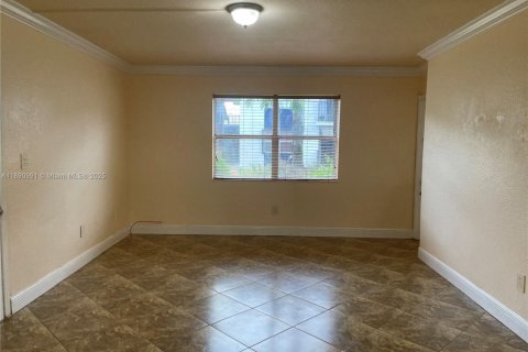 Condominio en alquiler en Hialeah, Florida, 1 dormitorio, 54.81 m2 № 1944503 - foto 6
