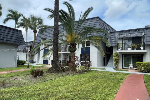 Condominio en alquiler en Hialeah, Florida, 1 dormitorio, 54.81 m2 № 1944503 - foto 2