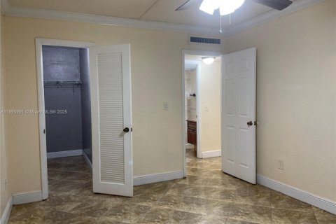 Condominio en alquiler en Hialeah, Florida, 1 dormitorio, 54.81 m2 № 1944503 - foto 13