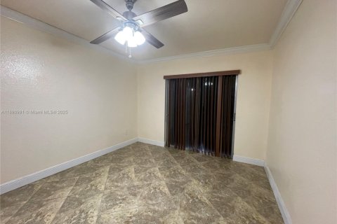 Condominio en alquiler en Hialeah, Florida, 1 dormitorio, 54.81 m2 № 1944503 - foto 12