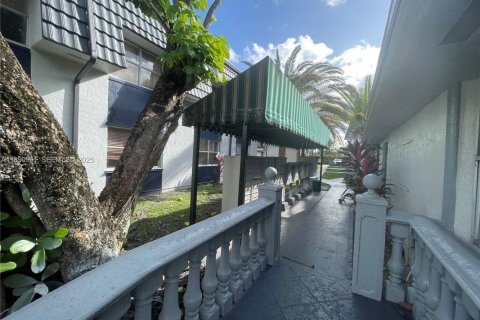 Снять в аренду кондоминиум в Хайалиа, Флорида 1 спальня, 54.81м2, № 1944503 - фото 27