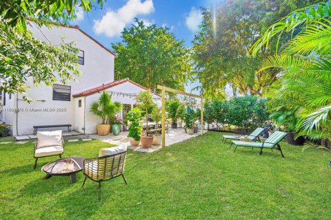 Villa ou maison à vendre à Miami, Floride: 4 chambres, 219.34 m2 № 1966249 - photo 22