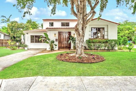 Villa ou maison à vendre à Miami, Floride: 4 chambres, 219.34 m2 № 1966249 - photo 1