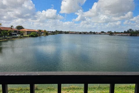 Condo in Hialeah, Florida, 3 bedrooms  № 2042125 - photo 4