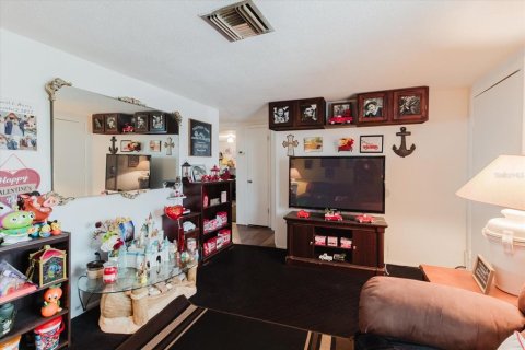 Villa ou maison à vendre à Port Richey, Floride: 3 chambres, 160.91 m2 № 2142517 - photo 17