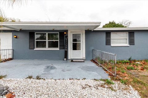 Villa ou maison à vendre à Port Richey, Floride: 3 chambres, 160.91 m2 № 2142517 - photo 14