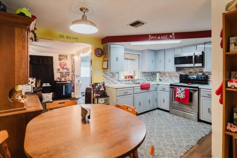 Villa ou maison à vendre à Port Richey, Floride: 3 chambres, 160.91 m2 № 2142517 - photo 23