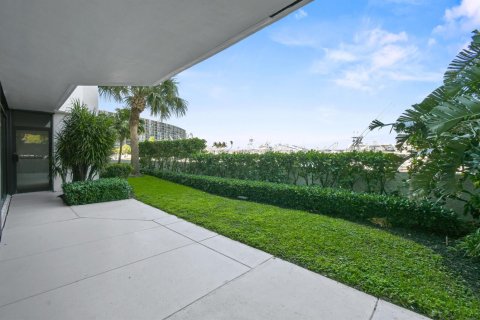 Condo in North Palm Beach, Florida, 2 bedrooms  № 2153722 - photo 12