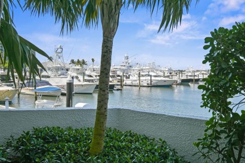 Condo in North Palm Beach, Florida, 2 bedrooms  № 2153722 - photo 11