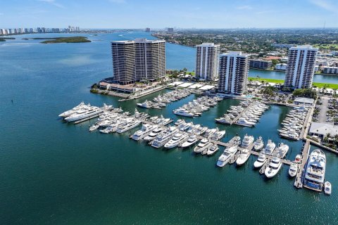 Condo in North Palm Beach, Florida, 2 bedrooms  № 2153722 - photo 21