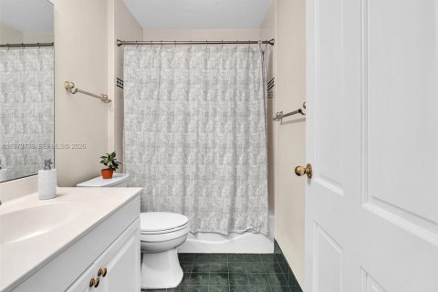 Снять в аренду виллу или дом в Уэстон, Флорида 5 спален, 358.32м2, № 2031103 - фото 19