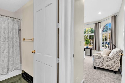 Снять в аренду виллу или дом в Уэстон, Флорида 5 спален, 358.32м2, № 2031103 - фото 18