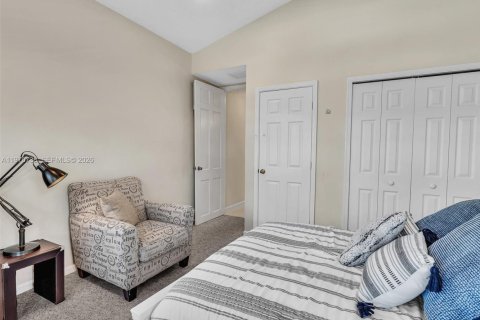 Снять в аренду виллу или дом в Уэстон, Флорида 5 спален, 358.32м2, № 2031103 - фото 22