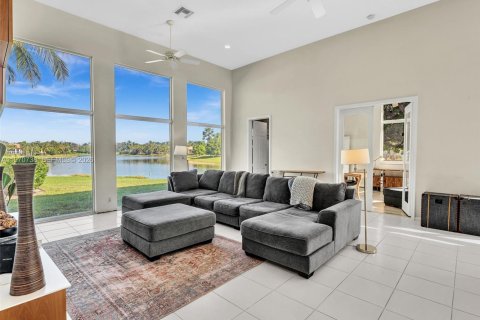 Дом в Уэстон, Флорида 5 спален, 358.32м2 № 2031103