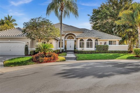 Снять в аренду виллу или дом в Уэстон, Флорида 5 спален, 358.32м2, № 2031103 - фото 6