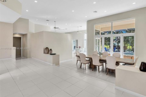 Снять в аренду виллу или дом в Уэстон, Флорида 5 спален, 358.32м2, № 2031103 - фото 23