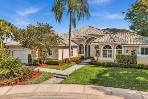 Снять в аренду виллу или дом в Уэстон, Флорида 5 спален, 358.32м2, № 2031103 - фото 3