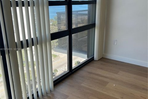 Condo in Miami, Florida, 1 bedroom  № 2035936 - photo 8