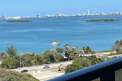 Condo in Miami, Florida, 1 bedroom  № 2035936 - photo 2