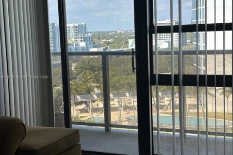 Condo in Miami, Florida, 1 bedroom  № 2035936 - photo 3