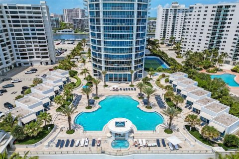 Condo in Hollywood, Florida, 5 bedrooms  № 2429760 - photo 5