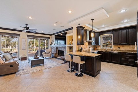 House in Saint Petersburg, Florida 3 bedrooms, 312.71 sq.m. № 2344911 - photo 10