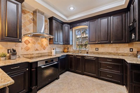 House in Saint Petersburg, Florida 3 bedrooms, 312.71 sq.m. № 2344911 - photo 12