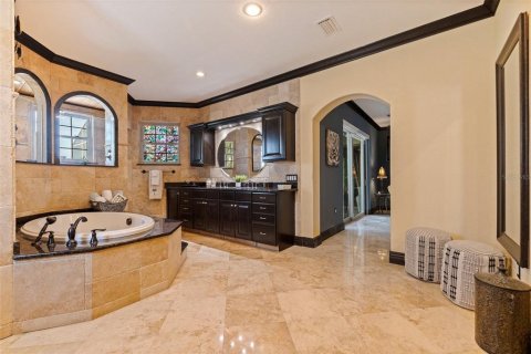 House in Saint Petersburg, Florida 3 bedrooms, 312.71 sq.m. № 2344911 - photo 26
