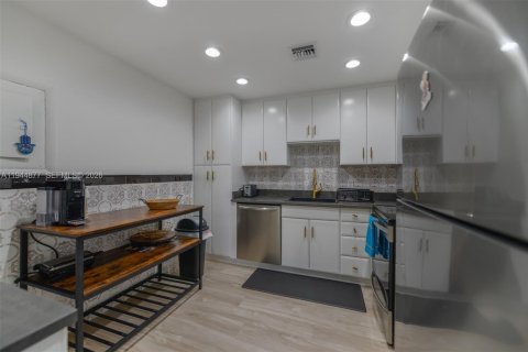 Condominio en alquiler en Hallandale Beach, Florida, 3 dormitorios, 165.37 m2 № 2060145 - foto 13