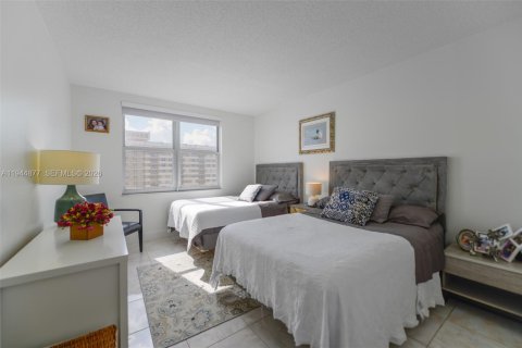 Condominio en alquiler en Hallandale Beach, Florida, 3 dormitorios, 165.37 m2 № 2060145 - foto 21