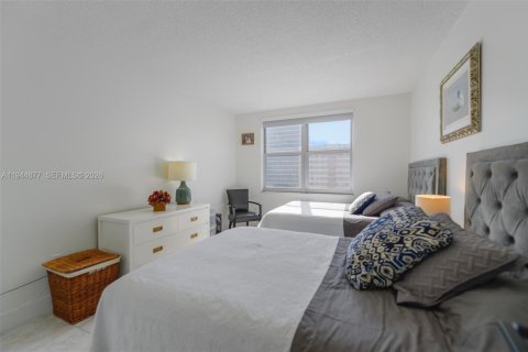 Condominio en alquiler en Hallandale Beach, Florida, 3 dormitorios, 165.37 m2 № 2060145 - foto 22