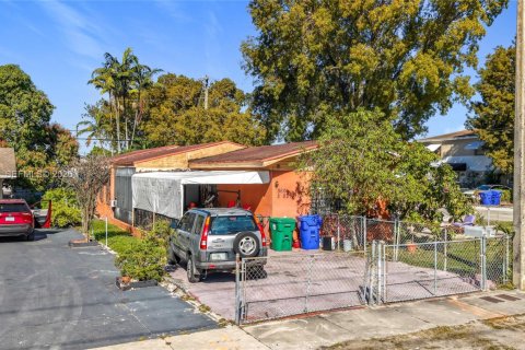 Immobilier commercial à vendre à Miami, Floride: 130.99 m2 № 2152635 - photo 9