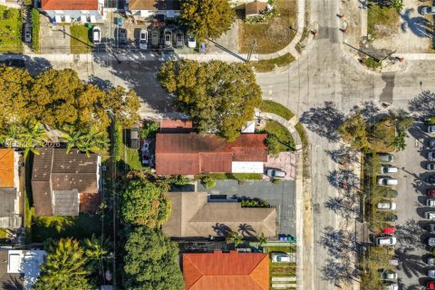 Immobilier commercial à vendre à Miami, Floride: 130.99 m2 № 2152635 - photo 16