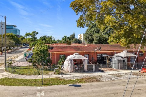 Immobilier commercial à vendre à Miami, Floride: 130.99 m2 № 2152635 - photo 10