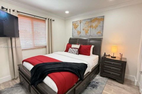 Снять в аренду таунхаус в Дирфилд-Бич, Флорида 3 спальни, 128.76м2, № 1954041 - фото 15