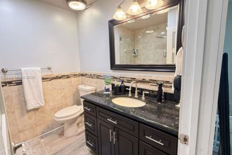 Снять в аренду таунхаус в Дирфилд-Бич, Флорида 3 спальни, 128.76м2, № 1954041 - фото 21