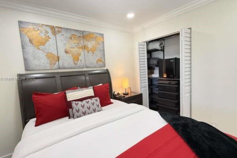 Снять в аренду таунхаус в Дирфилд-Бич, Флорида 3 спальни, 128.76м2, № 1954041 - фото 22