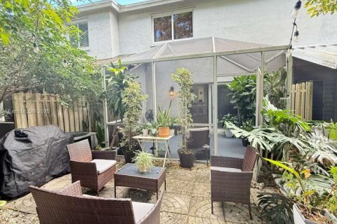 Снять в аренду таунхаус в Дирфилд-Бич, Флорида 3 спальни, 128.76м2, № 1954041 - фото 29