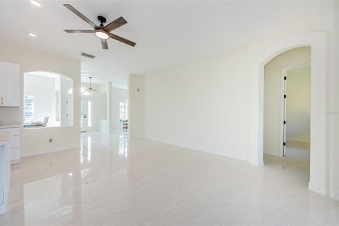 House in Tampa, Florida 4 bedrooms, 201.51 sq.m. № 1803383 - photo 27